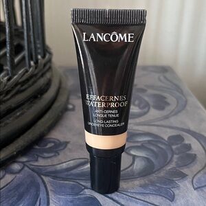 New without box Effacernes Waterproof Undereye Concealer Buff 210